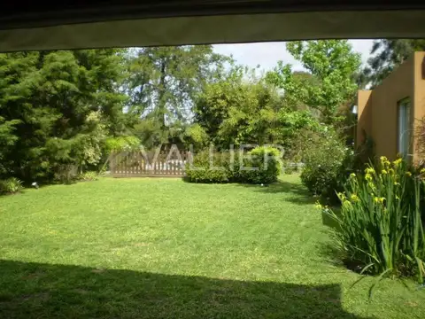 Casa en Venta en Las Glorias, USD 325.000