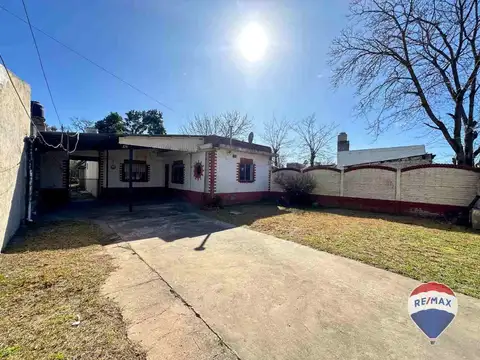 CASA DOS AMBIENTES VENTA MONTE GRANDE A RECICLAR