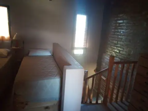 Casa 6 ambientes con 2 baños