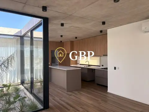 Casa en venta en Canning Barrio La Alameda