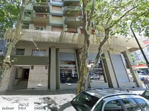 se vende cochera en edificio 