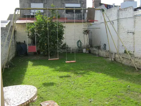 Depto Tipo Casa 4 ambientes con 2 baños