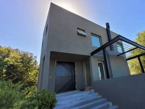 Casa en Venta 3 Dormitorios Country La Cuesta