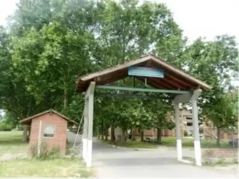 Av. Yrigoyen nº 20350 e/Las Heras y Ayacucho