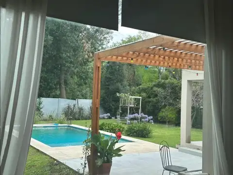 Casa 5 ambientes con 3 baños