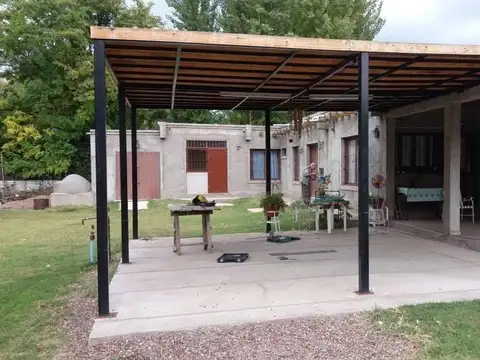 Casa 2 ambientes con 2 baños