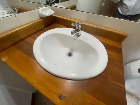 se vende monoambiente con vista al lago en melipal