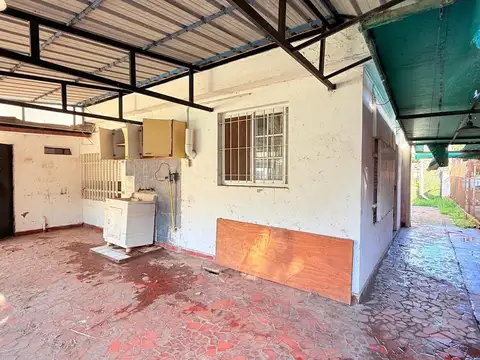 Casa 3 ambientes con 2 baños
