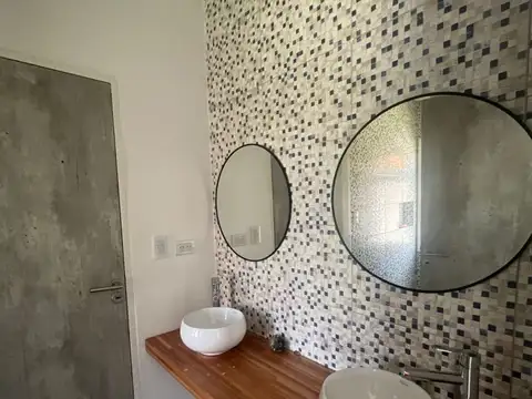 Casa 7 ambientes con 3 baños