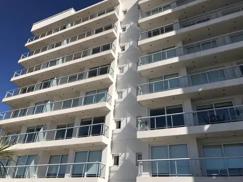 ADN II - DEPARTAMENTO DOS AMBIENTES CON COCHERA Y BAULERA