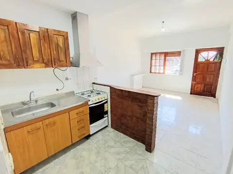 Depto Tipo Casa 2 ambientes con 1 baño