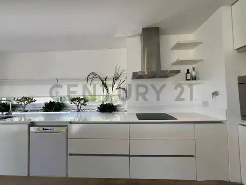 Casa 6 ambientes con 3 baños