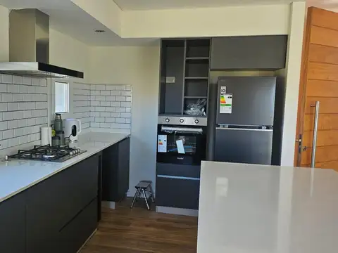 Casa en Venta con 4 cocheras