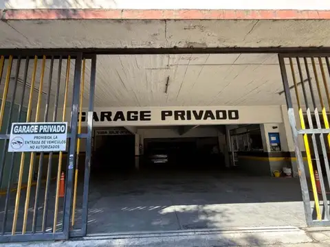VENTA AMPLIA  COCHERA - VILLA CRESPO