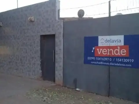 Alquilo propiedad céntrica, con oficinas en Rincón de los Sa