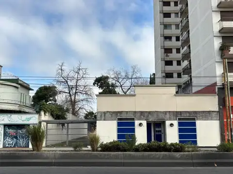 Av. Hipolito Yrigoyen  7853