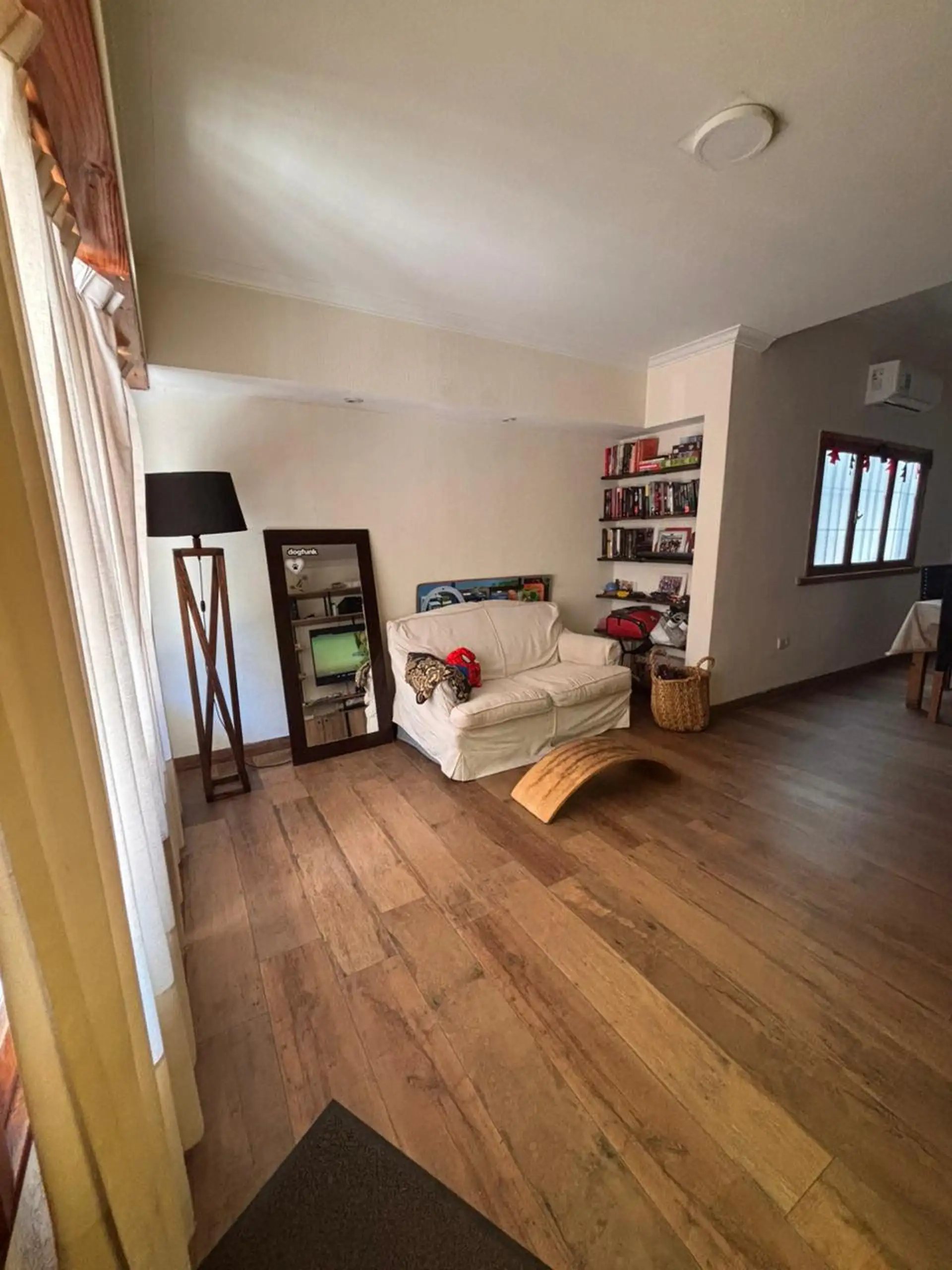 VENTA CHALET RECICLADO 3 AMB, GARAGE DOBLE, PARQUE