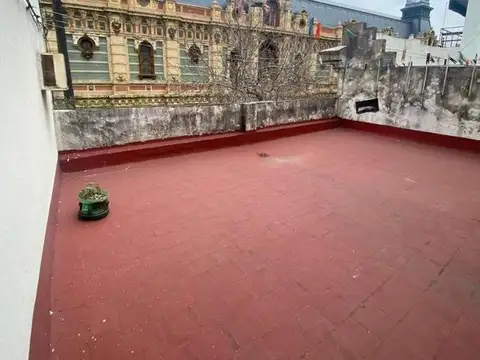 VENTA PB 4 AMB 2 BAÑOS RIOBAMBA Y CORDOBA FINANCIA PERMUTA