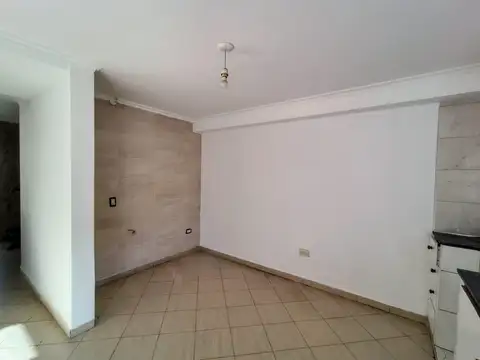 Depto Tipo Casa 5 ambientes con 2 baños