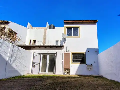 Casa en  Loteo Manso, Plottier.