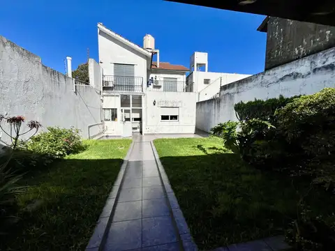 CASA VENTA 5 AMBIENTES HAEDO GARAGE PARQUE QUINCHO TERRAZA APTO CRÉDITO
