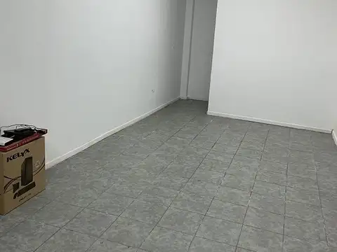 yerbal 2600, Piso pb