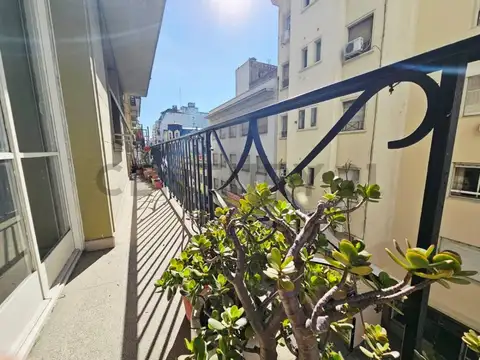 Venta - 4 ambientes con dependencia en San Nicolas