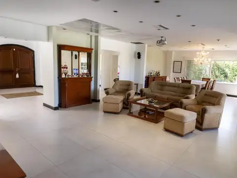 Casa en Venta , 7 Ambientes, en Barrio Haras Santa María, Escobar, GBA Norte