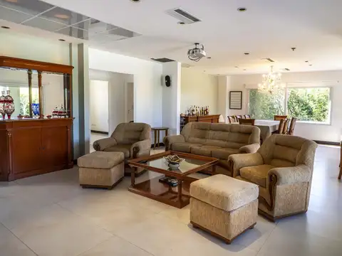 Casa en Venta de 5 dormitorios