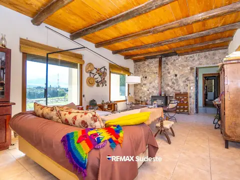 Casa 7 ambientes con 4 baños