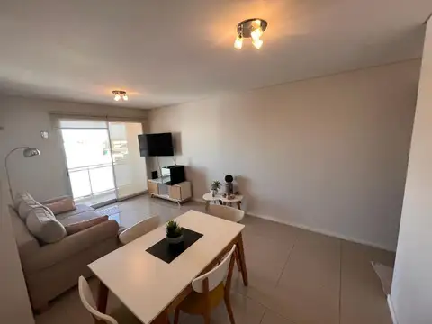 Depto. Venta- 3 amb. con quincho y cochera.