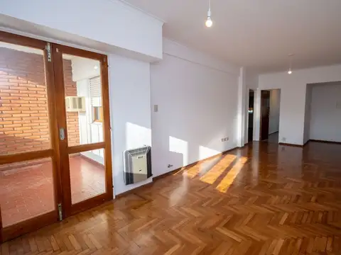 SEMIPISO 2 DORMITORIOS CON COCHERA |  MICROCENTRO