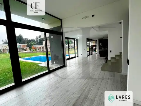 Casa 4 ambientes con 4 baños