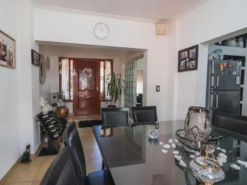 9 de Julio  al 100 - Casa desarrollada en Esquina