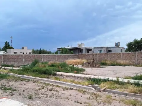 Terreno en Venta en Luzuriaga, USD 23.000