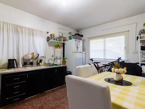 Casa 8 ambientes con 3 baños
