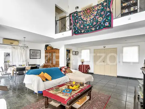 Casa 5 ambientes con 3 baños
