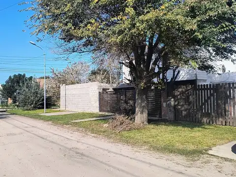 Casa 2 ambientes con 2 baños