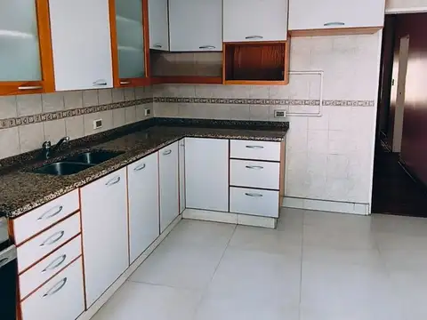 Depto Tipo Casa en Venta 24 años