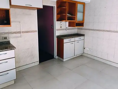Depto Tipo Casa 5 ambientes con 2 baños