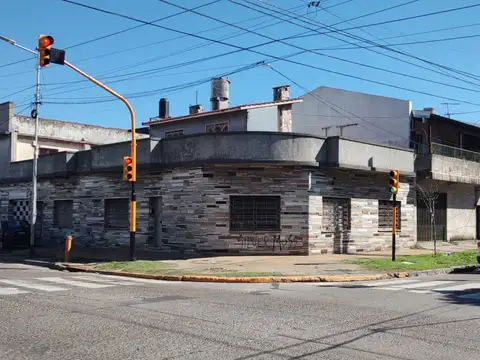 Casa en esquina Ideal inversión o vivienda multifamiliar