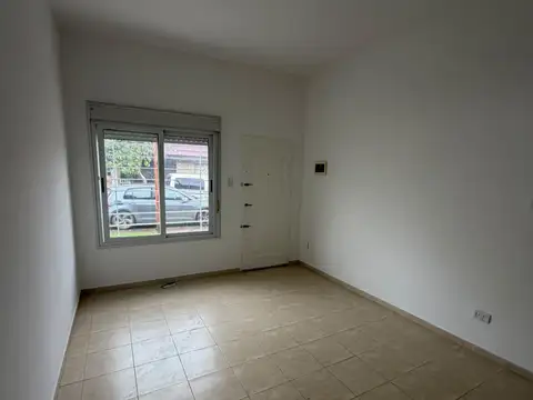 Depto Tipo Casa en Alquiler de Monoambiente