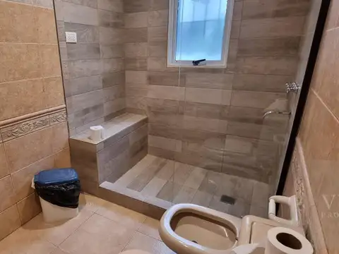 Casa en Venta con 6 cocheras