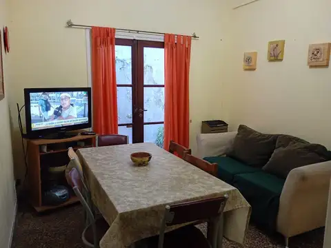 ALQUILER POR DIA, TRES AMBIENTES, CUATRO PERSONAS.