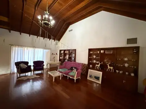 CASA EN VENTA EN BECCAR