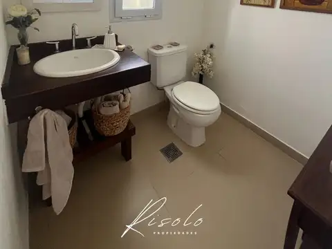 Casa en Venta con 4 cocheras