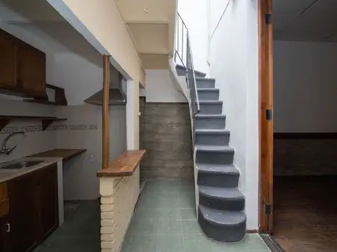 Casa 6 ambientes con 2 baños