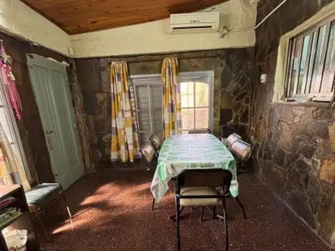 VENTA - Casa 2 habitaciones, cochera y patio - APTA CREDITO