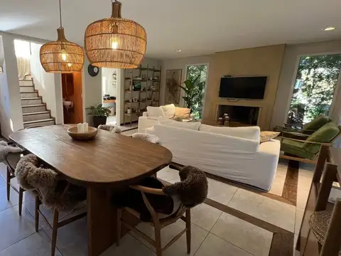 Casa 7 ambientes con 3 baños