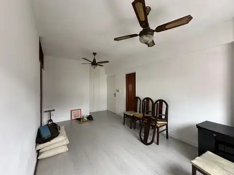 La Rioja 100, Piso 8